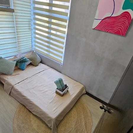 Cozy Budget-Friendly 2-Bedroom Condo, Near The Airport